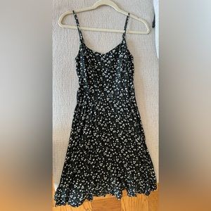 Adorable black floral dress!
